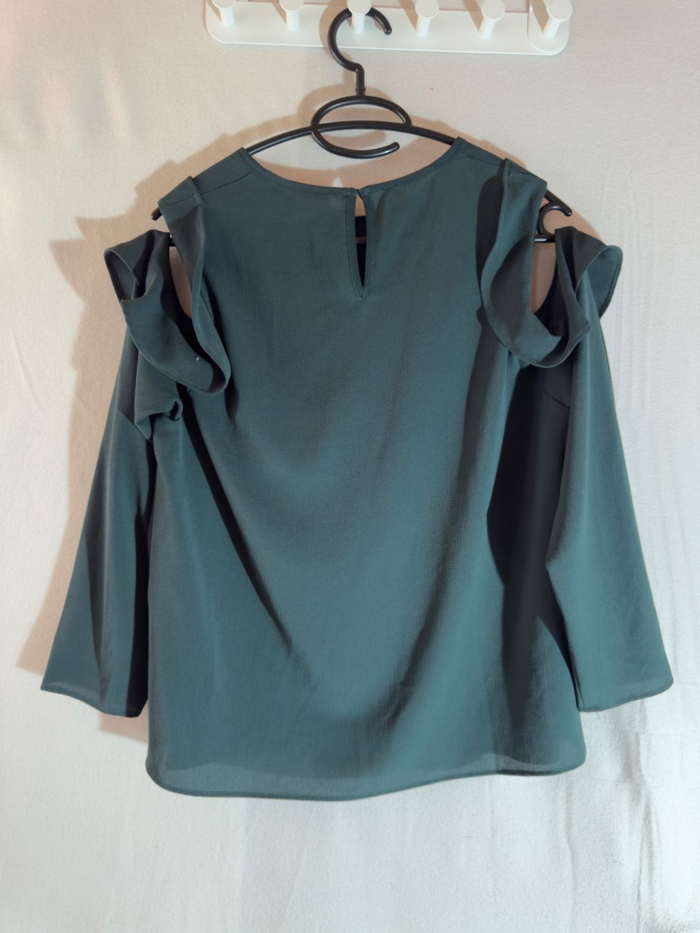 Camicette: Cold shoulder Langarm Bluse ca Gr. M – Usato da Grosswangen venduto da second_hand_dress 7