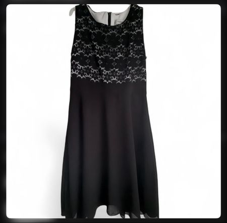 Black dress with adjustable straps #feminine