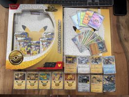 2x Pokemon 30th Anniversary Binder Collection mit Karten