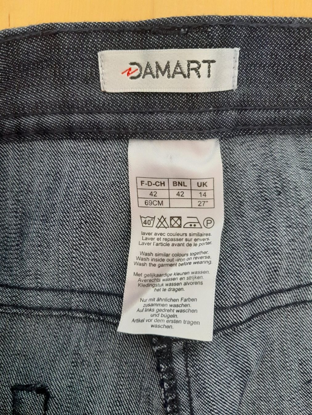 Pantaloni: Pantalon DAMART neuf 42 – Nuovo (secondo la descrizione) da Charmey (Gruyère) venduto da Laulau.sansan 2