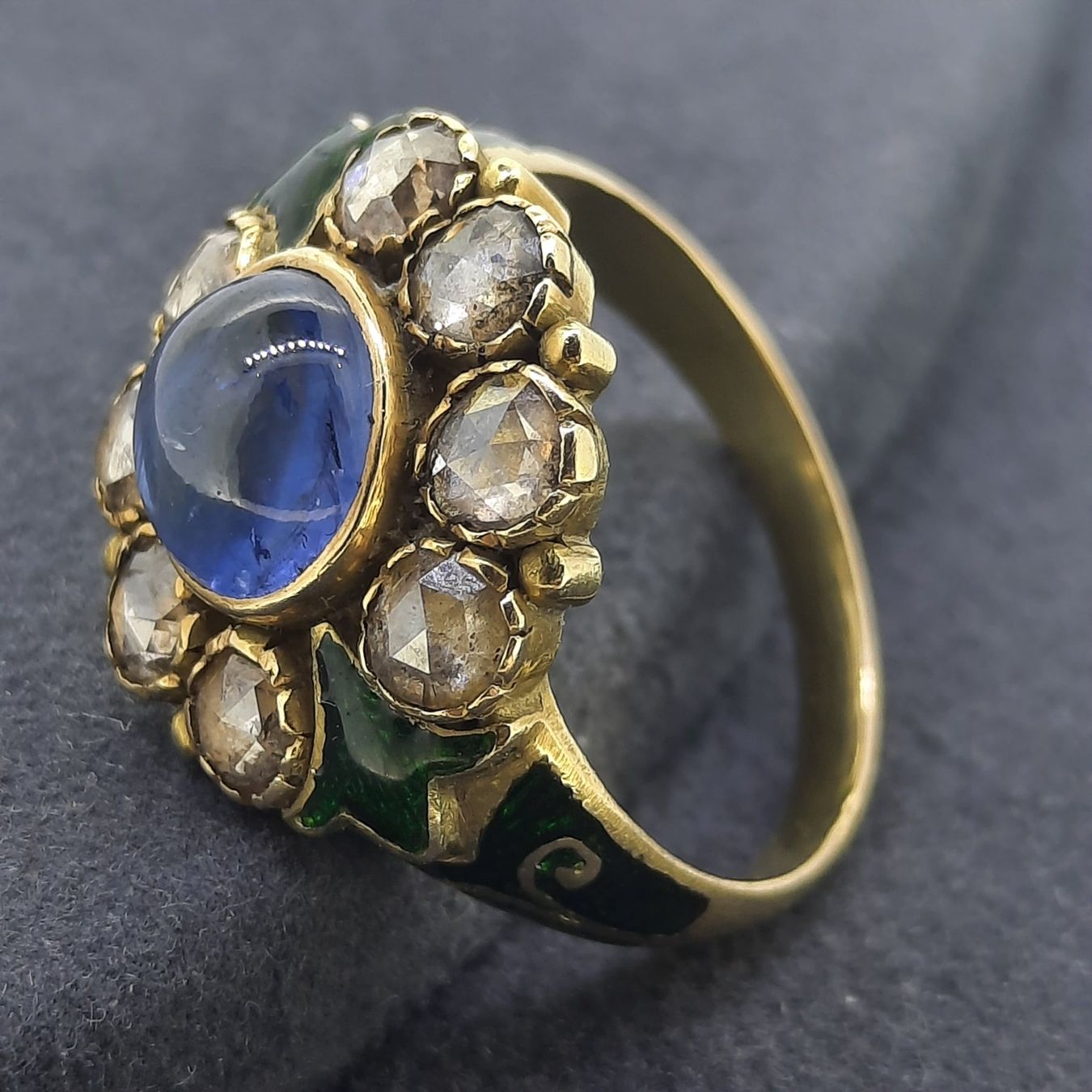 Anelli: Wunderschöner Goldring mit 8 edlen Altschliff Diamanten – Usato da Unterägeri venduto da Altgoldschmuck 5