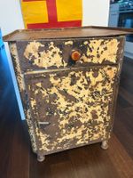 ANTIKES STAHL MÖBEL MIT TOLLER PATINA, ORIGINAL