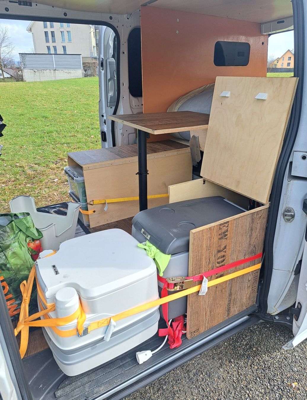 Mercedes-Benz Camping Fahrzeuge: Mercedes Vito 4x4 Camper – Gebraucht aus Hombrechtikon von  2