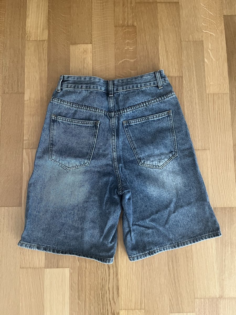 Jeans: Jeansshorts Damen  – Neuf (Voir description) à Naters par mar_fp7t 1