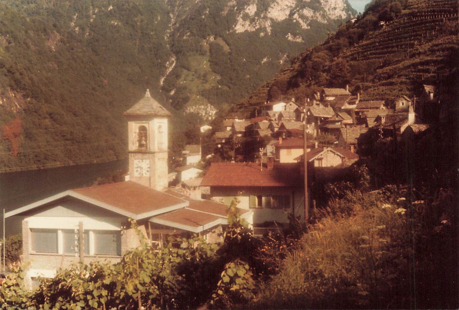 Ansichtskarten: Valle Verzasca 1981 foto  – Gebraucht aus Biasca von Blenio71