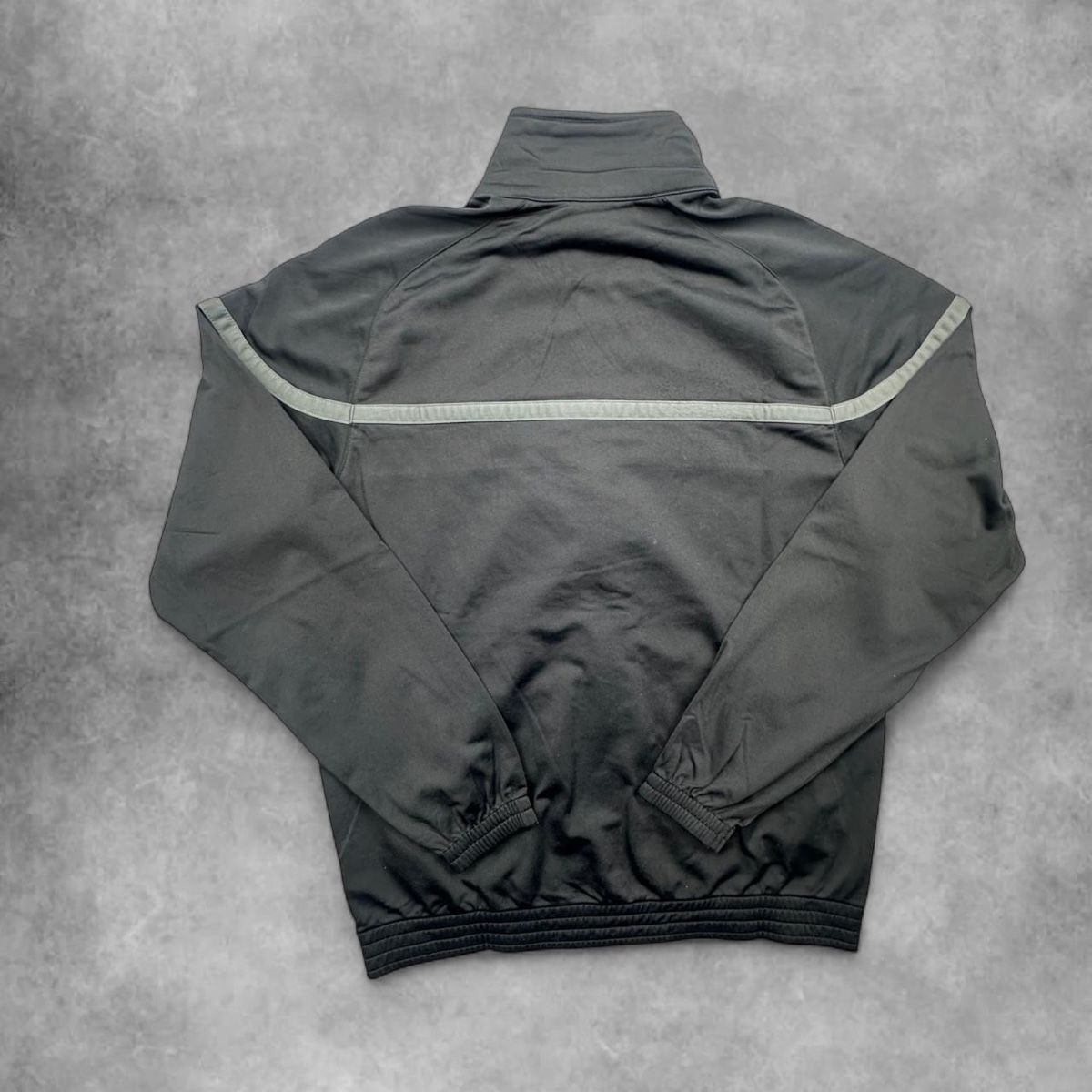 Nike Vestes: Nike black jacket – D'occasion à Erlinsbach SO par TogaResell 2