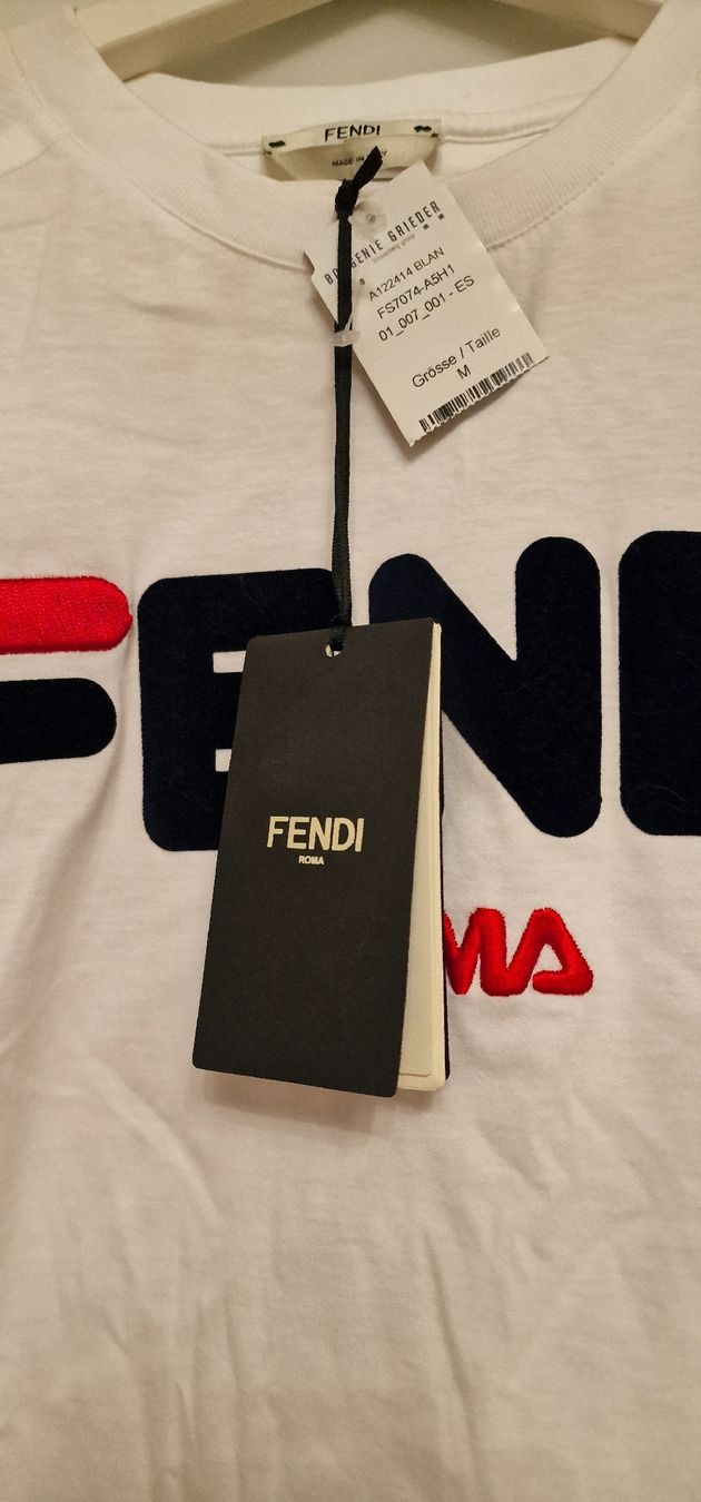Fendi T-shirt: Fendi Tshirt Größe M – Nuovo e nell'imballaggio originale da Münchenstein venduto da mog_h5gf 3