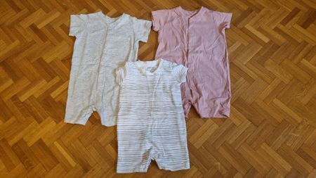 Lot des combinaison fille taille 80/92