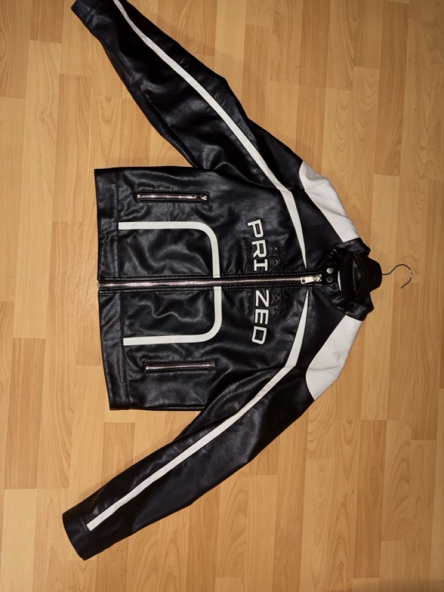 Bershka Jacken: Kunstlederjacke schwarz weiss Grösse L  – Gebraucht aus Oberdiessbach von noe_p77k