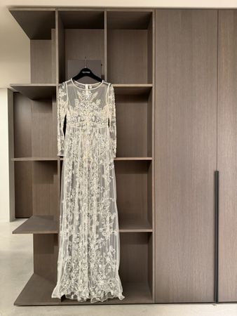 Mery’s Couture, Spitzen - Kleid mit Pailetten ungetragen