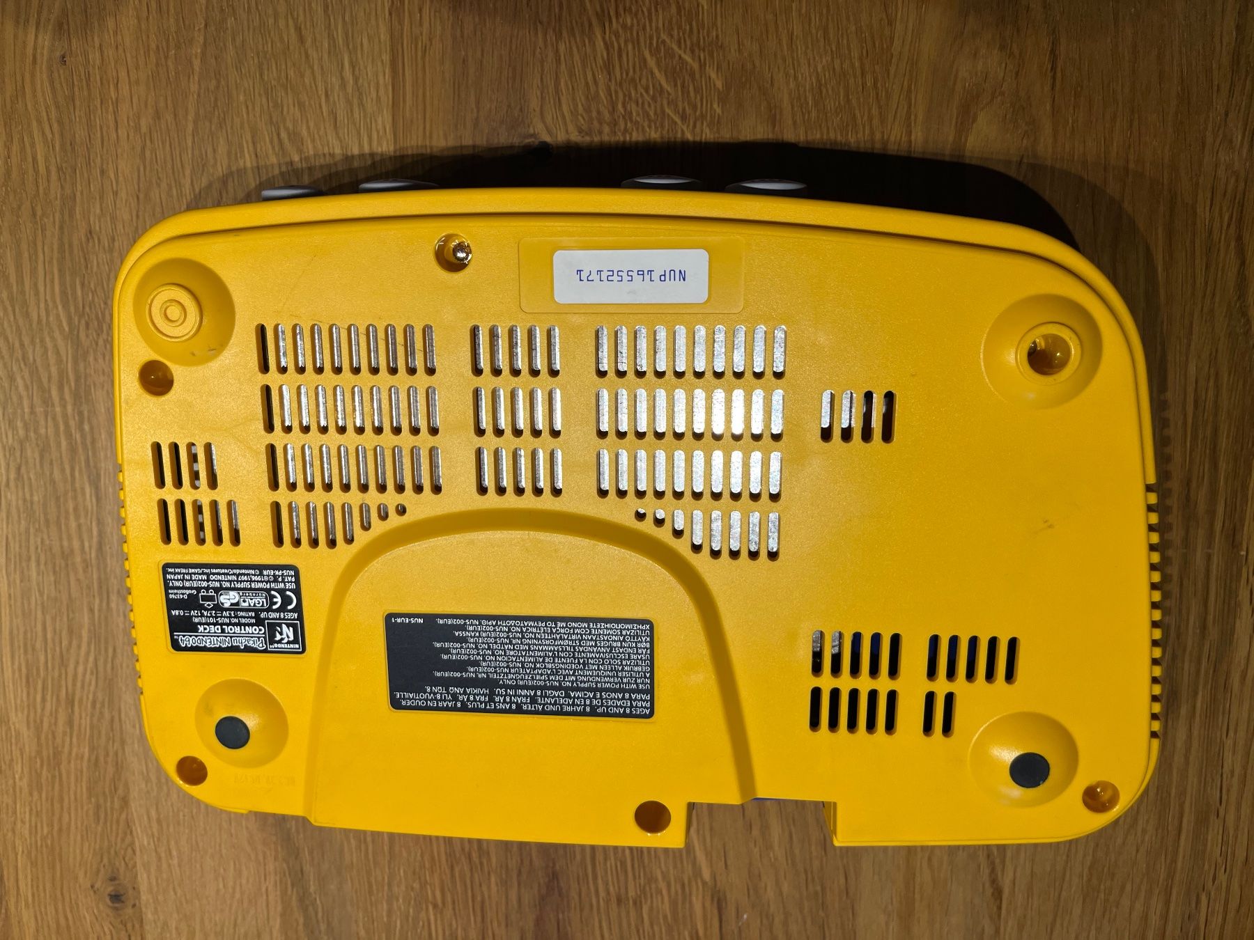 Nintendo Konsolen: Nintendo 64 Pikachu Special Edition + Controller N64 Pokemon – Gebraucht aus St. Gallen von MarianoPokemon 3