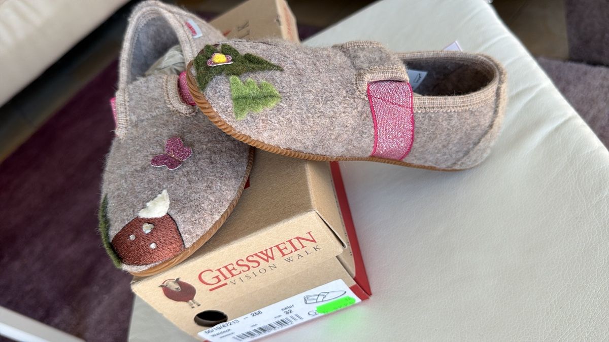 Scarpe per ragazze: 32-Giesswein Hausschuhe Waldeck Mädchen – Nuovo e nell'imballaggio originale da Bäretswil venduto da esthersitak 1