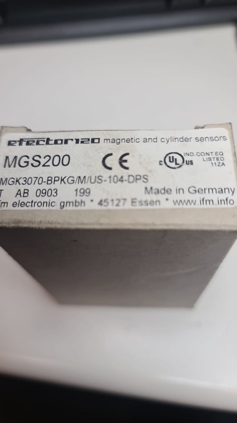 Composants électroniques: IFM MGS200 Magnetic & Cylinder  Sensor – Neuf avec emballage d'origine à Egerkingen par ogi3131 3