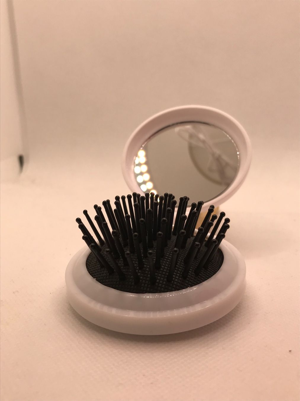 Sonstige Haarpflege: Hello Kitty Bürste mit Spiegel, neu – Neu und originalverpackt aus Niederteufen von mix18 1