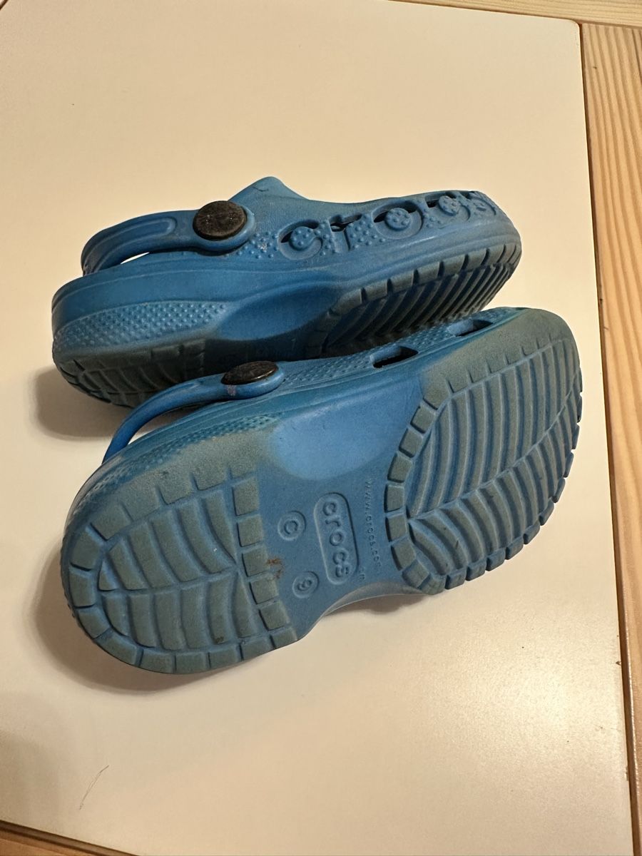 Crocs Chaussures garçon: Kinder Crocs Grösse 25/26 blau gebraucht – D'occasion à Kaiseraugst par sin_q6h8 1