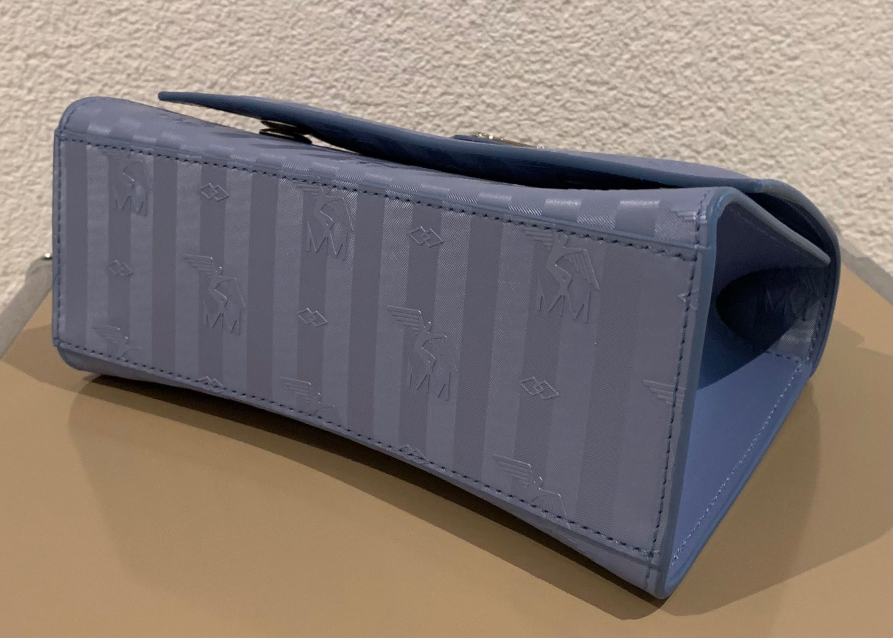 Maison Mollerus Taschen für Damen: MAISON MOLLERUS Romont sky metallic silber, NEU – Neu und originalverpackt aus Mettmenstetten von srca 2