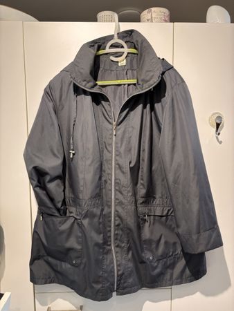 Damen Übergangsjacke dunkelgrau mit Kapuze Grösse 52