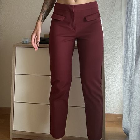 Pantalon bordeaux Mango, taille 36 – parfait pour l'automne!