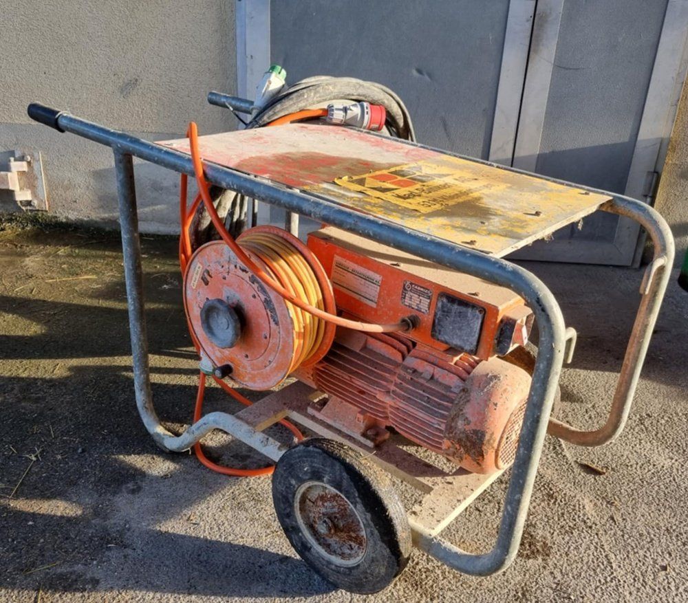 Tutte le macchine: Beton Vibrator – Usato da Besenbüren venduto da StellavomTinkerhof 1