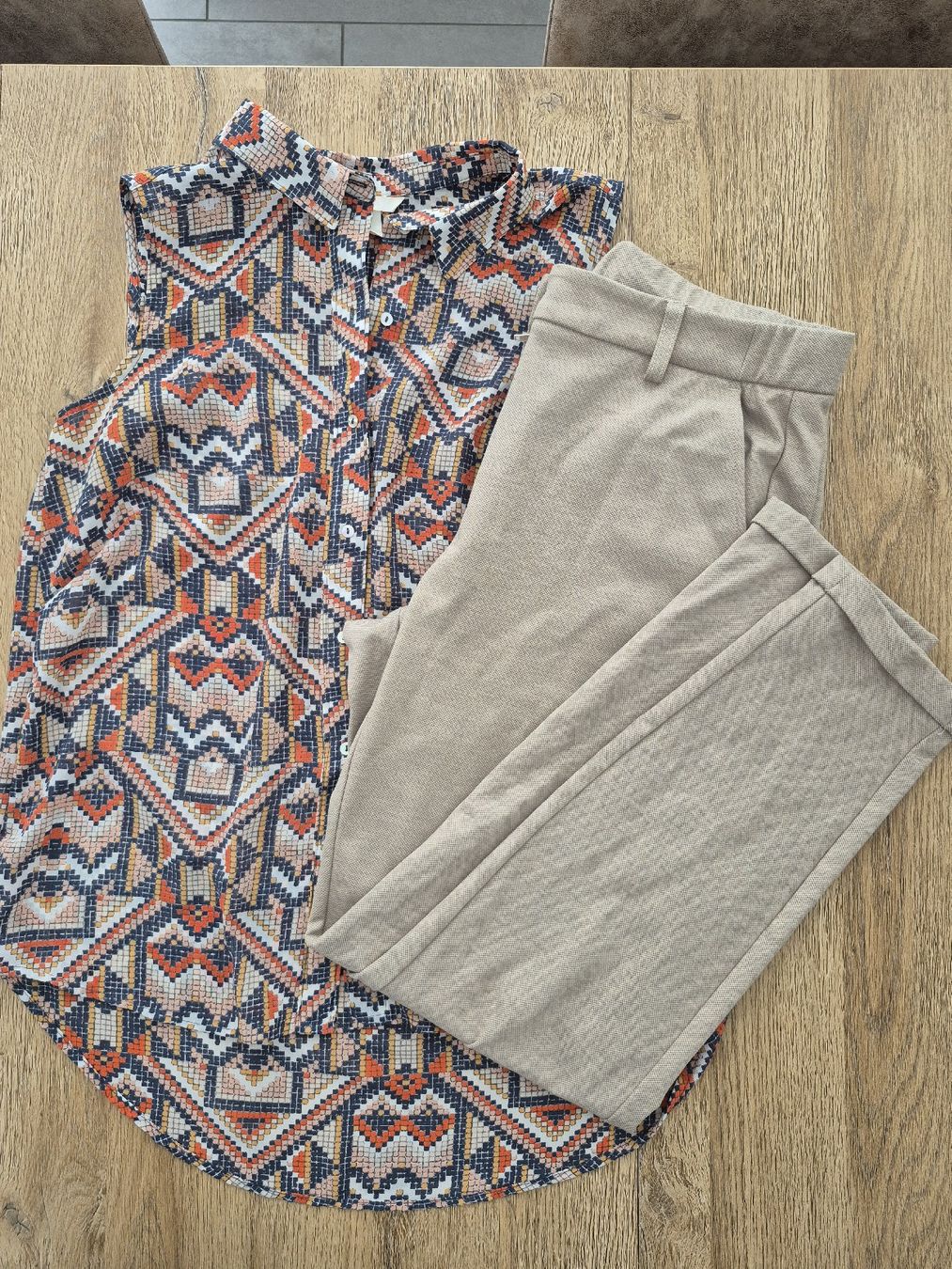 Opus Lotti di vestiti: Ensemble OPUS + H&M comme neuf – Nuovo (secondo la descrizione) da St-Pierre-Clages venduto da _RV