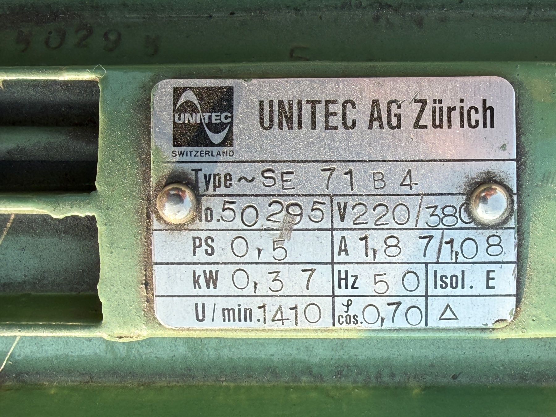 Tous les outils: Ausklinkmaschine / Blechschere – D'occasion à Teufen AR par mer4.ch 2