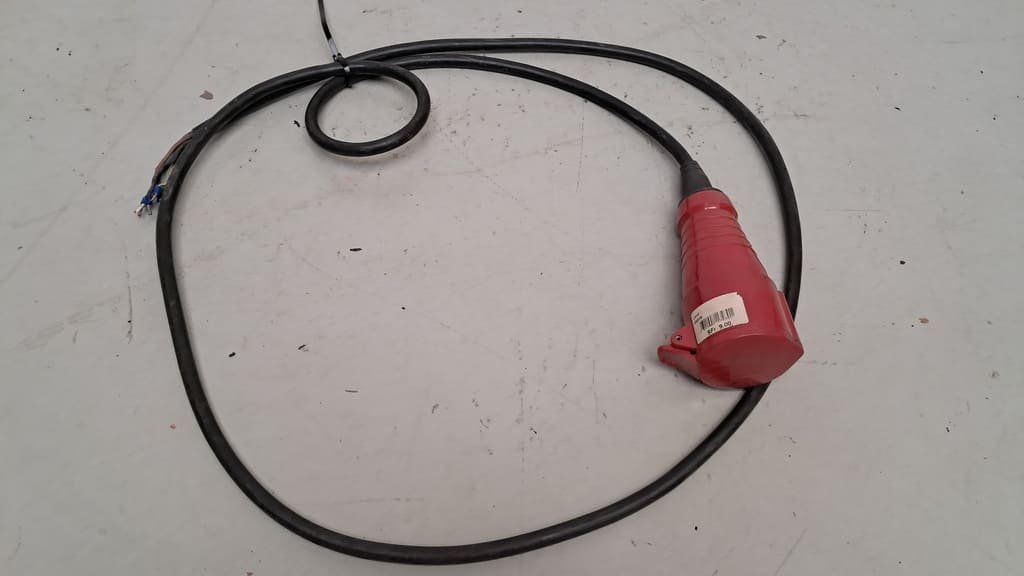 Cavi: Industrie Kabel-Set mit CEE-Stromanschlüsse – Usato da Alpnach-Dorf venduto da Hess-Automobile 7