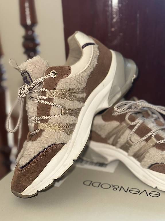 Scarpe da uomo: Turnschuhe – Usato da Interlaken venduto da zeb_q672 1