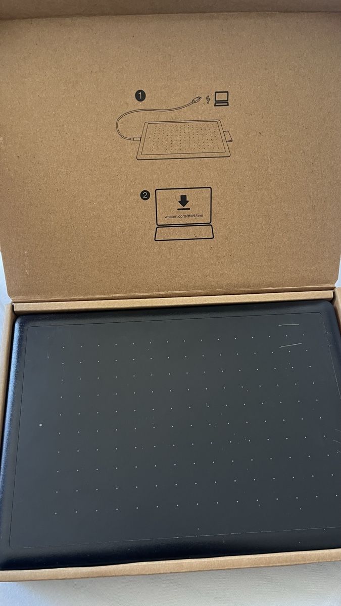 Wacom Tablet PC: Wacom One by Wacom CTL-471 graphics tablet black – Gebraucht aus Le Lignon von guw_8gsz 1