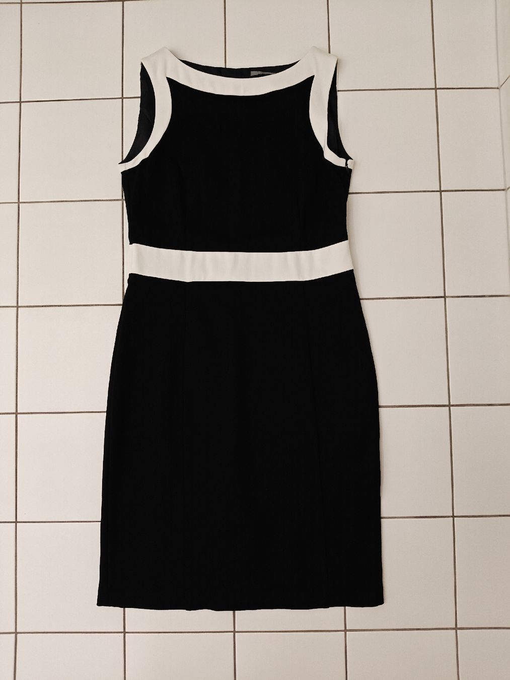 Robes: Kleid gr. 42 – Neuf (Voir description) à Münsingen par pas_82kk