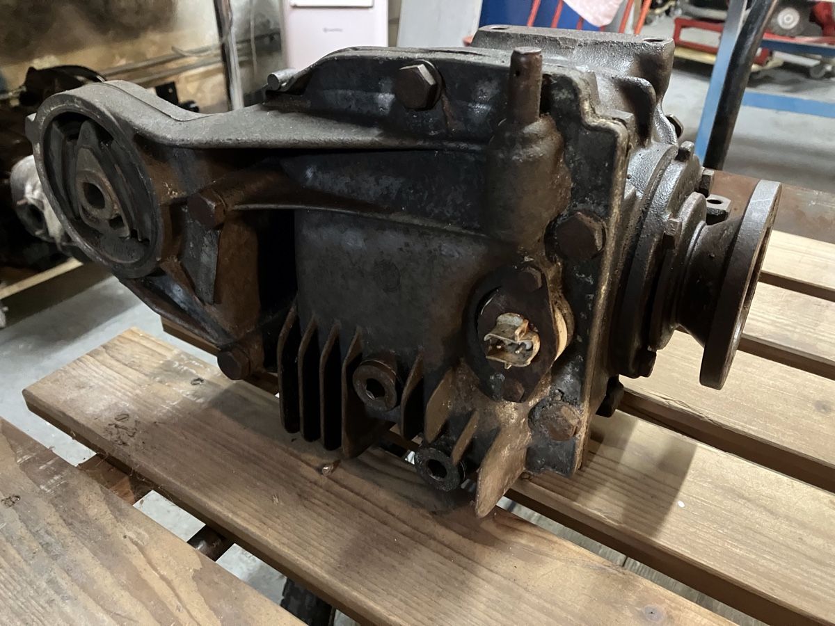BMW Toutes les pièces auto: Pont autoblocant bmw E30 – D'occasion à Champoz par Wild79Wes 1