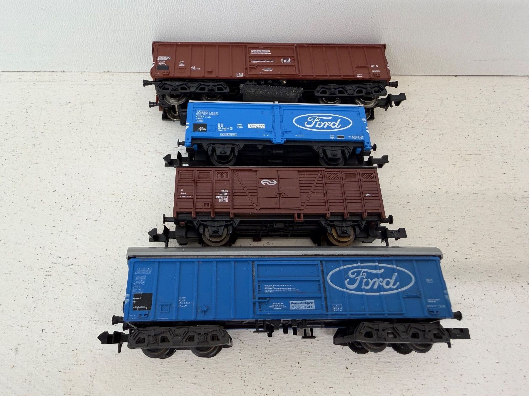 Modellini di ferrovie: Fleischmann8061,Minitrix3267,Trix 15500, Roco2306Güterwagen – Usato da Büsserach venduto da ModellbahnDepot 2