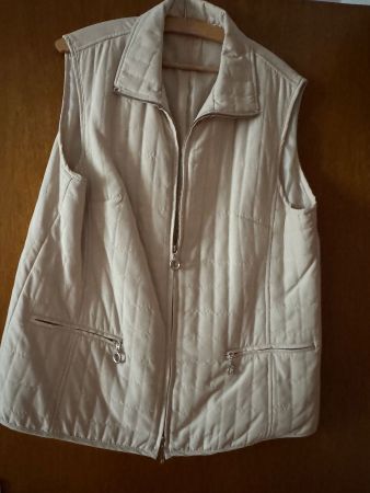Gilet matelassé beige, fermeture éclair, d'occasion
