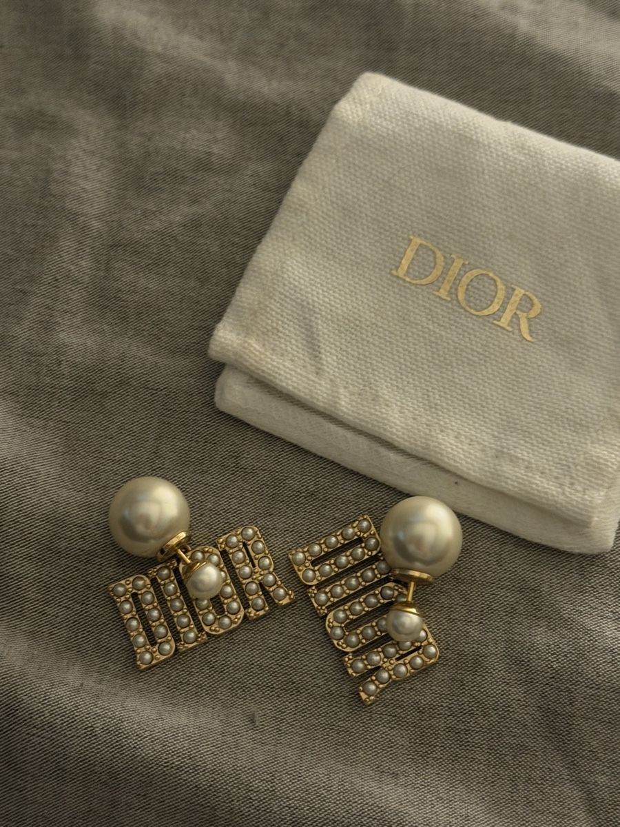 Dior Orecchini pendenti & Orecchini a lobo: Dior Tribales Ohrringen – Nuovo (secondo la descrizione) da Thörishaus venduto da swe_5m5z