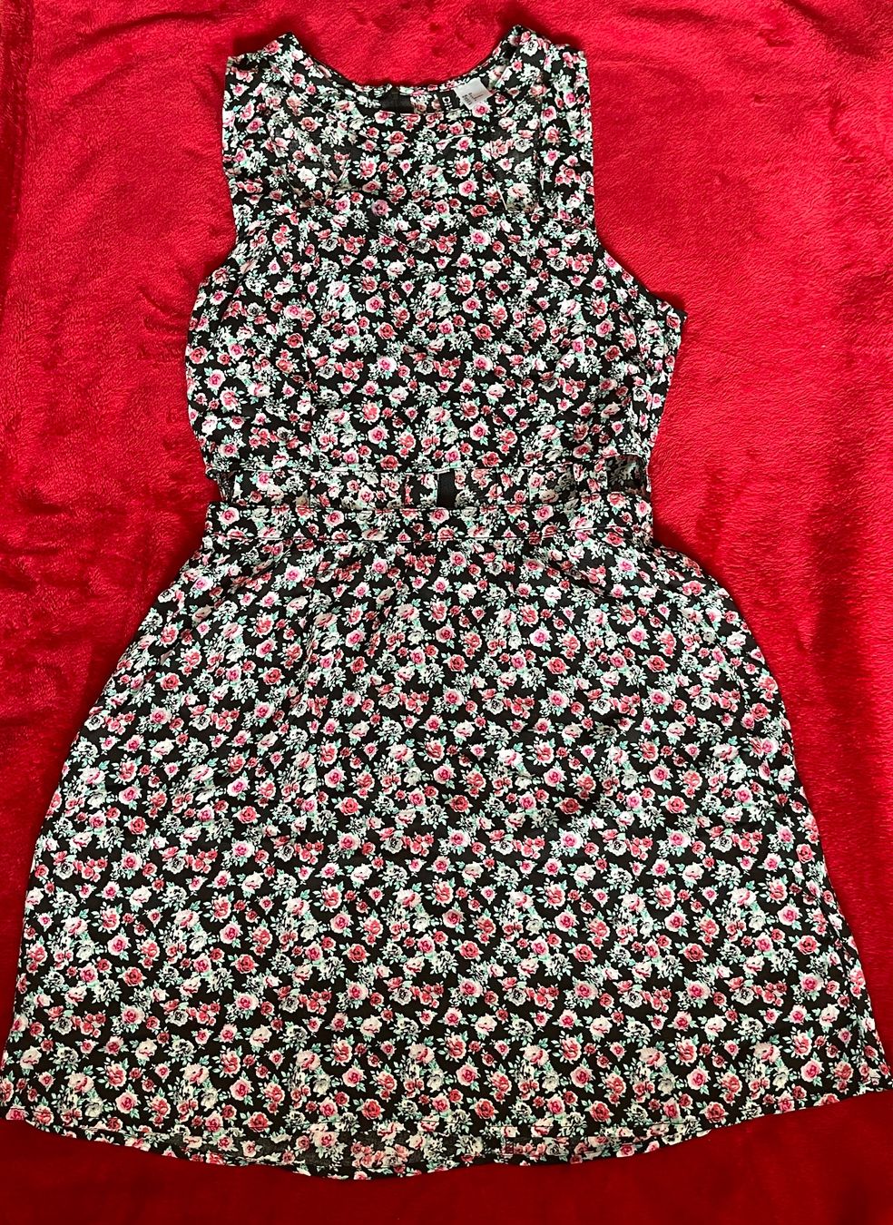 H&M Vestiti: Kleid mit Cut-outs – Nuovo (secondo la descrizione) da Basel venduto da 1moonstar