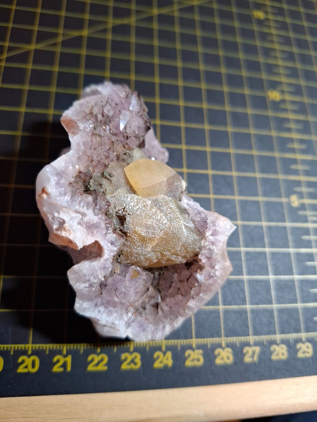Minerali & Pietre curative: Amethyst mit Calcit – Usato da Zwieselberg venduto da Halifaxmendusli 4