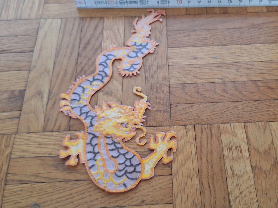 Toppe: Japanischer Drache Bügel Bild – Usato da Wetzikon ZH venduto da NaWetzi 2