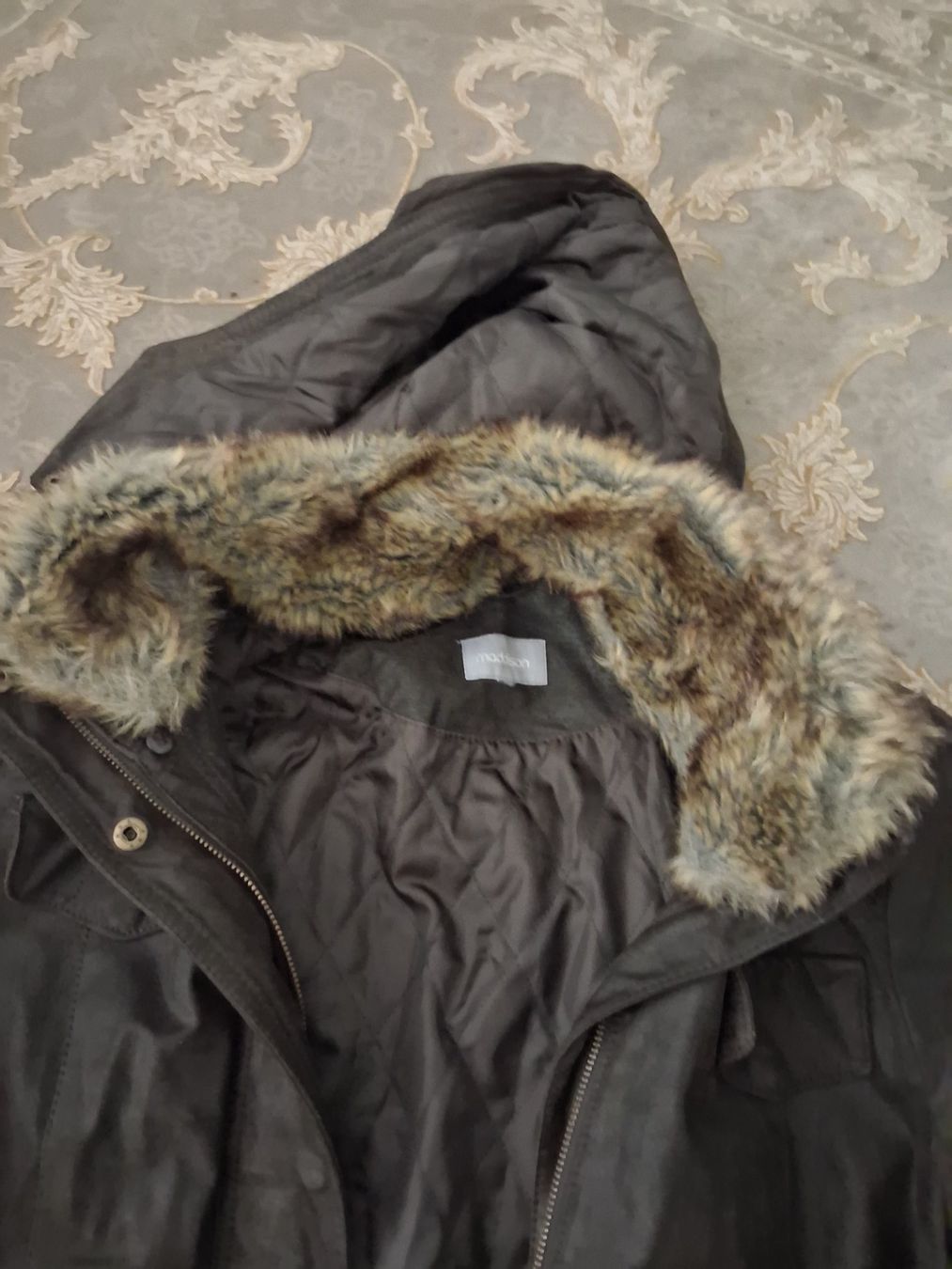 Maddison Vestes: Schwere Lederjacke Maddison – D'occasion à Thun par gabiname 5