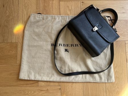 Handtasche Burberry Leder schwarz mit Schulterriemen