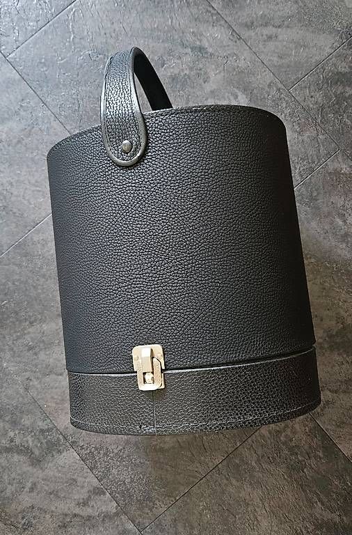 Valises de voyage: Hut/ Perückenkoffer – D'occasion à Rickenbach b. Wil par cornetta