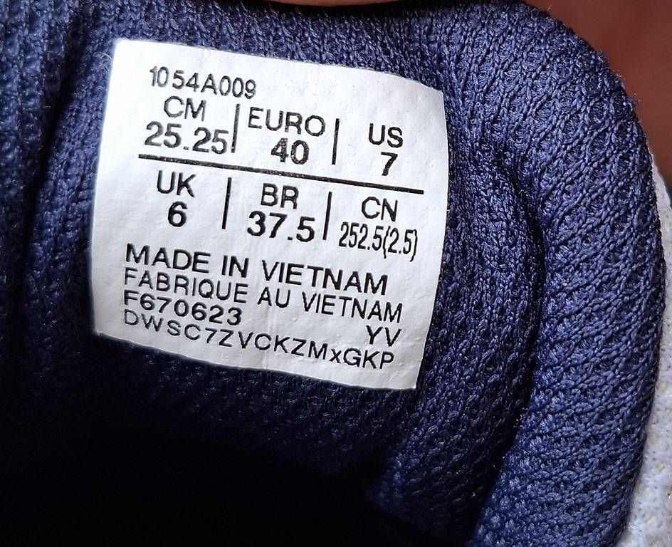 Scarpe da uomo: Hallenschuhe Asics Gr.40 – Usato da Wettingen venduto da mara1234 3