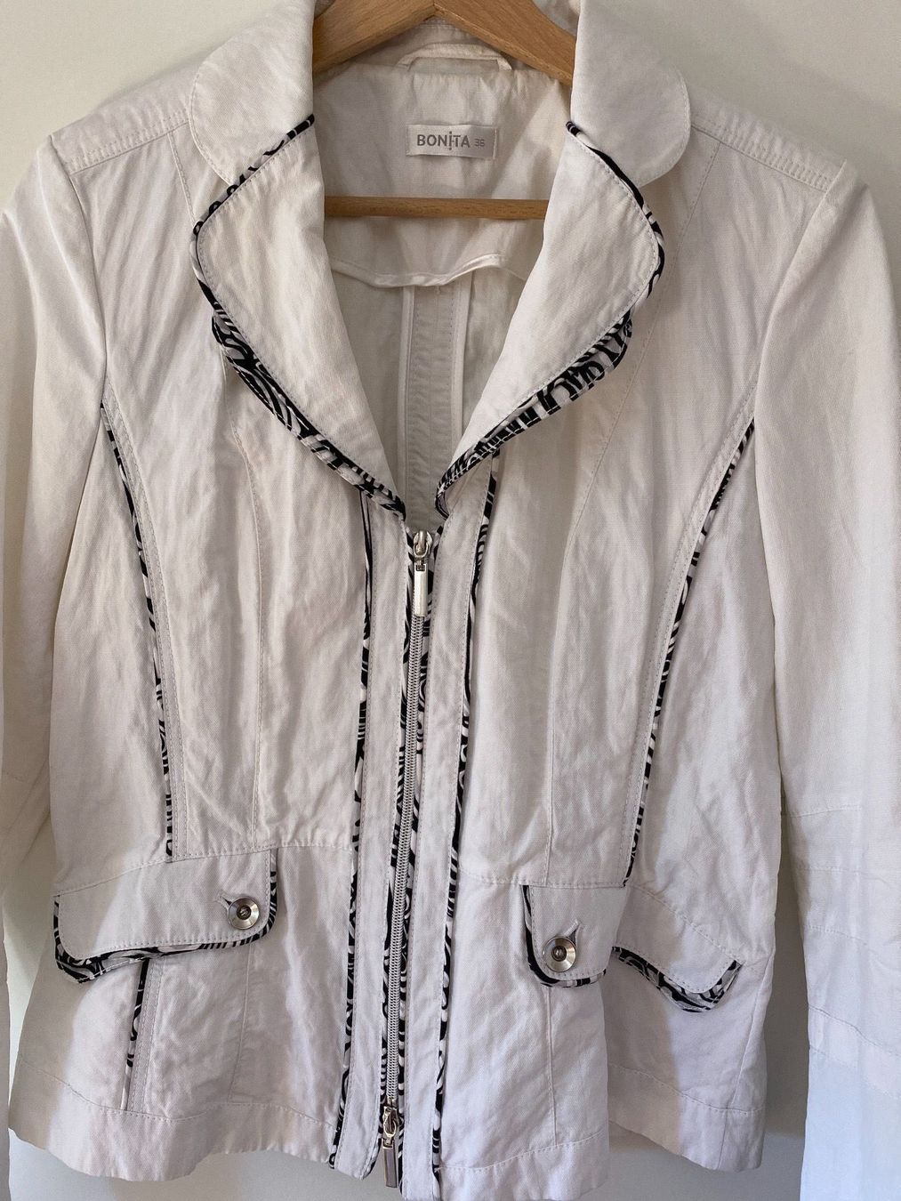 Giacche: Jacke weiss – Usato da Krattigen venduto da Landado 1