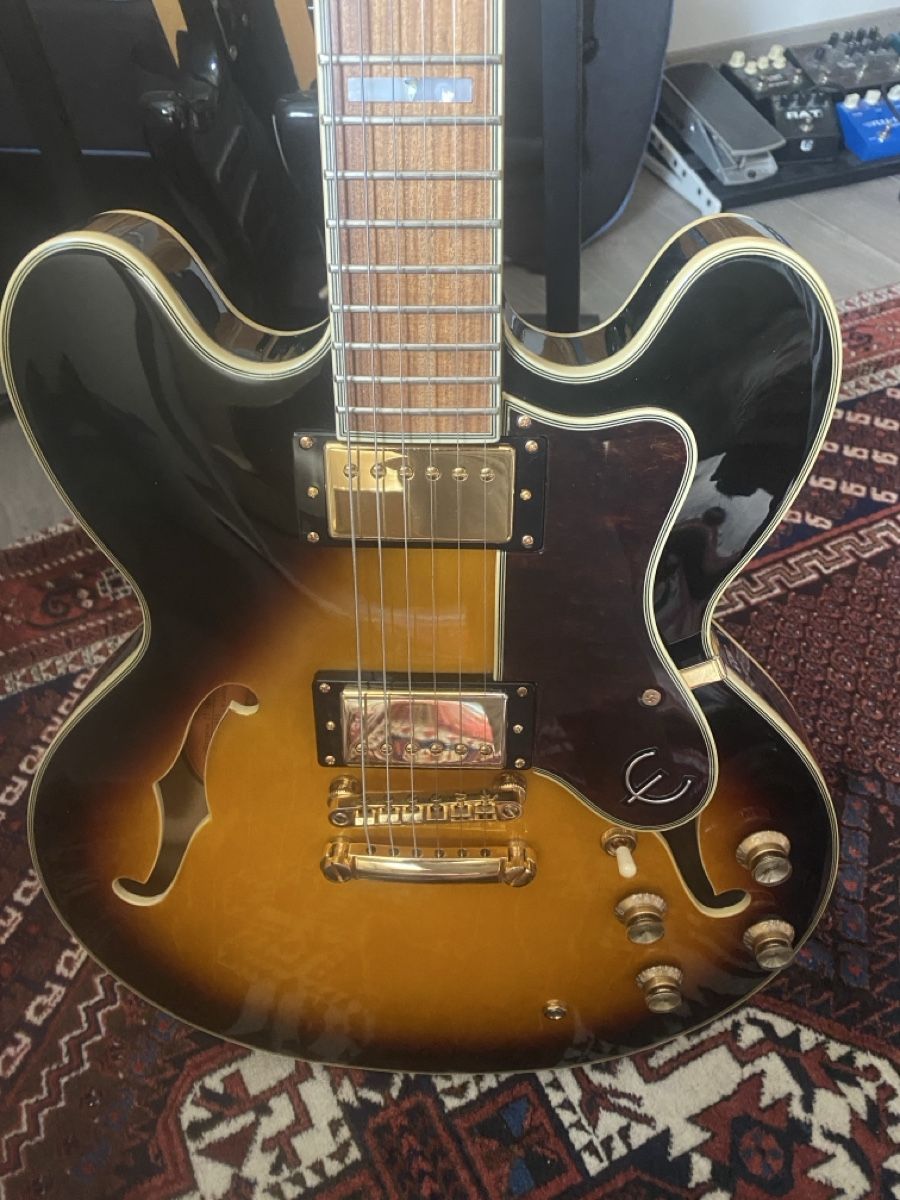 Epiphone Strumenti musicali: Epiphone Sheraton Pro II Sunburst – Usato da Les Charbonnières venduto da bap_s68x