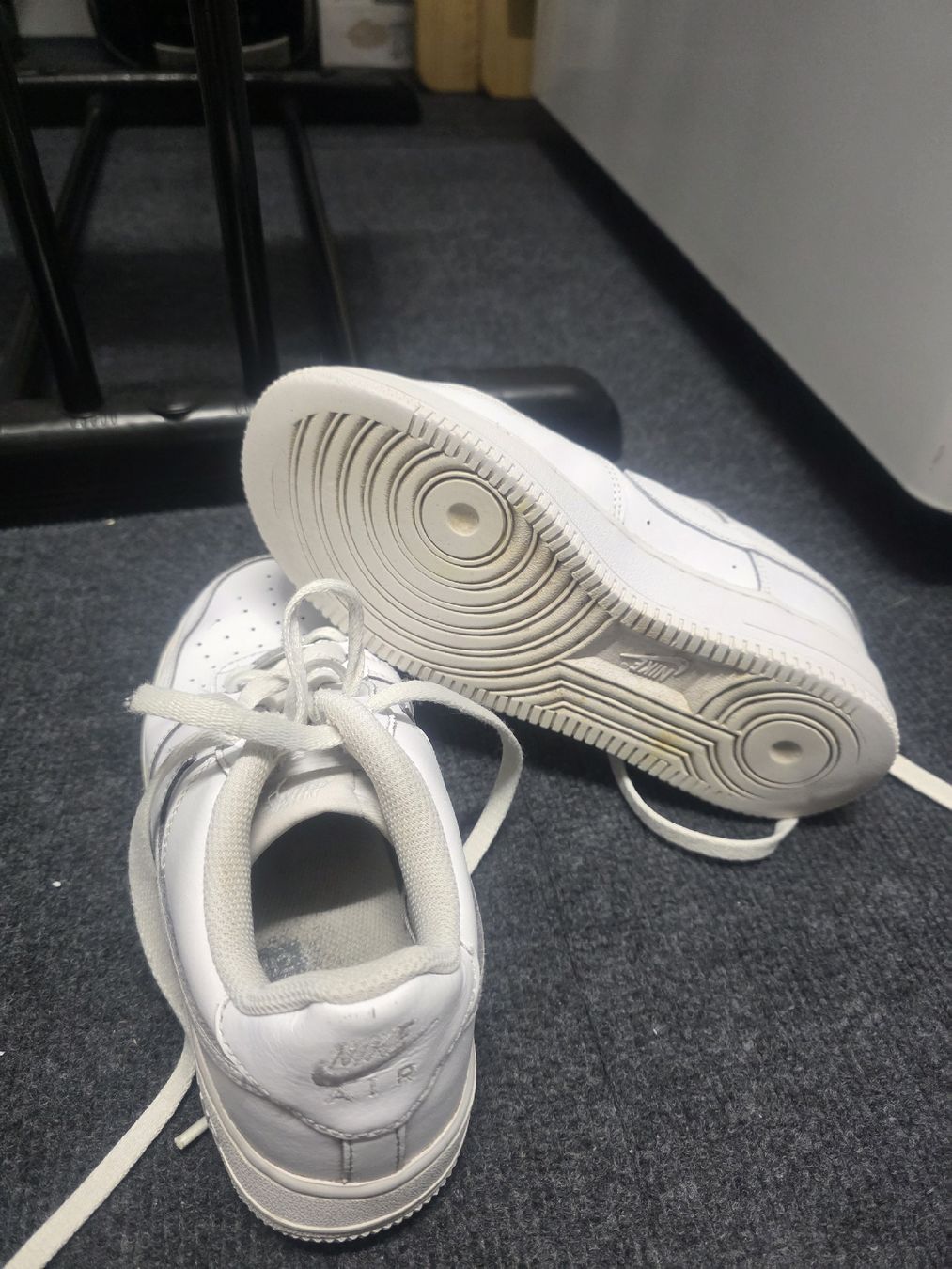 Nike Scarpe da uomo: Baskets Nike Air Force 1 blanches en bon état 37 – Usato da Tecknau venduto da Anadias 2