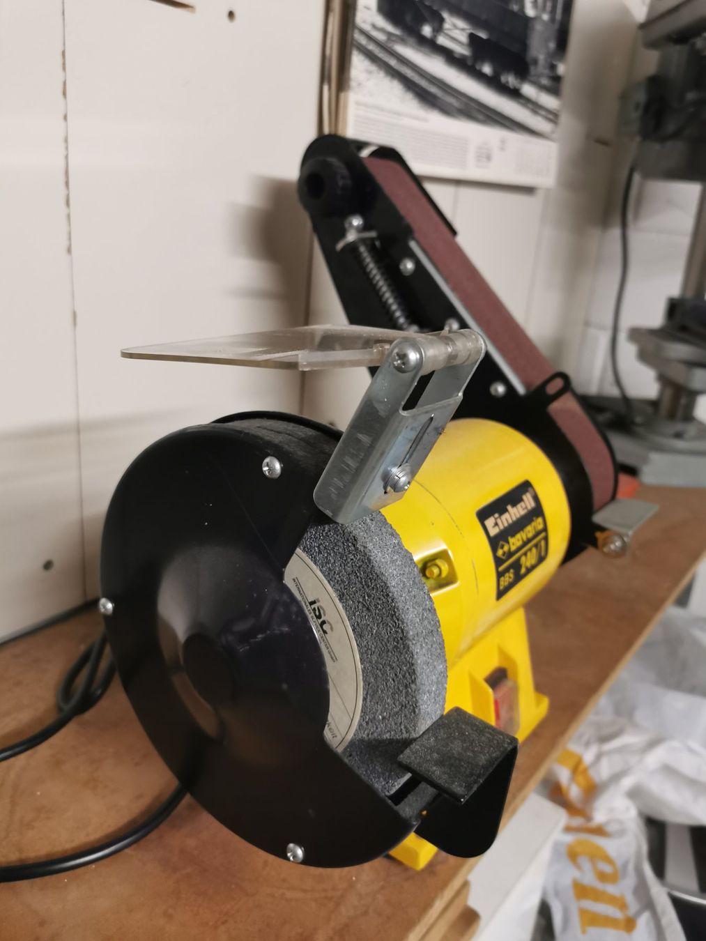 Einhell Schleifen & Polieren: **Einhell** Stand-Bandschleifer  BBS 240/1 Bavaria – Gebraucht aus Flawil von  1