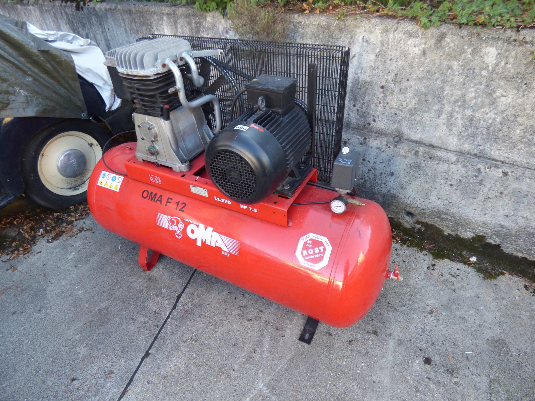 Compressori: Kolbenkompressor OMA F12, 400V – Usato da Rikon im Tösstal venduto da old_mw5d 1