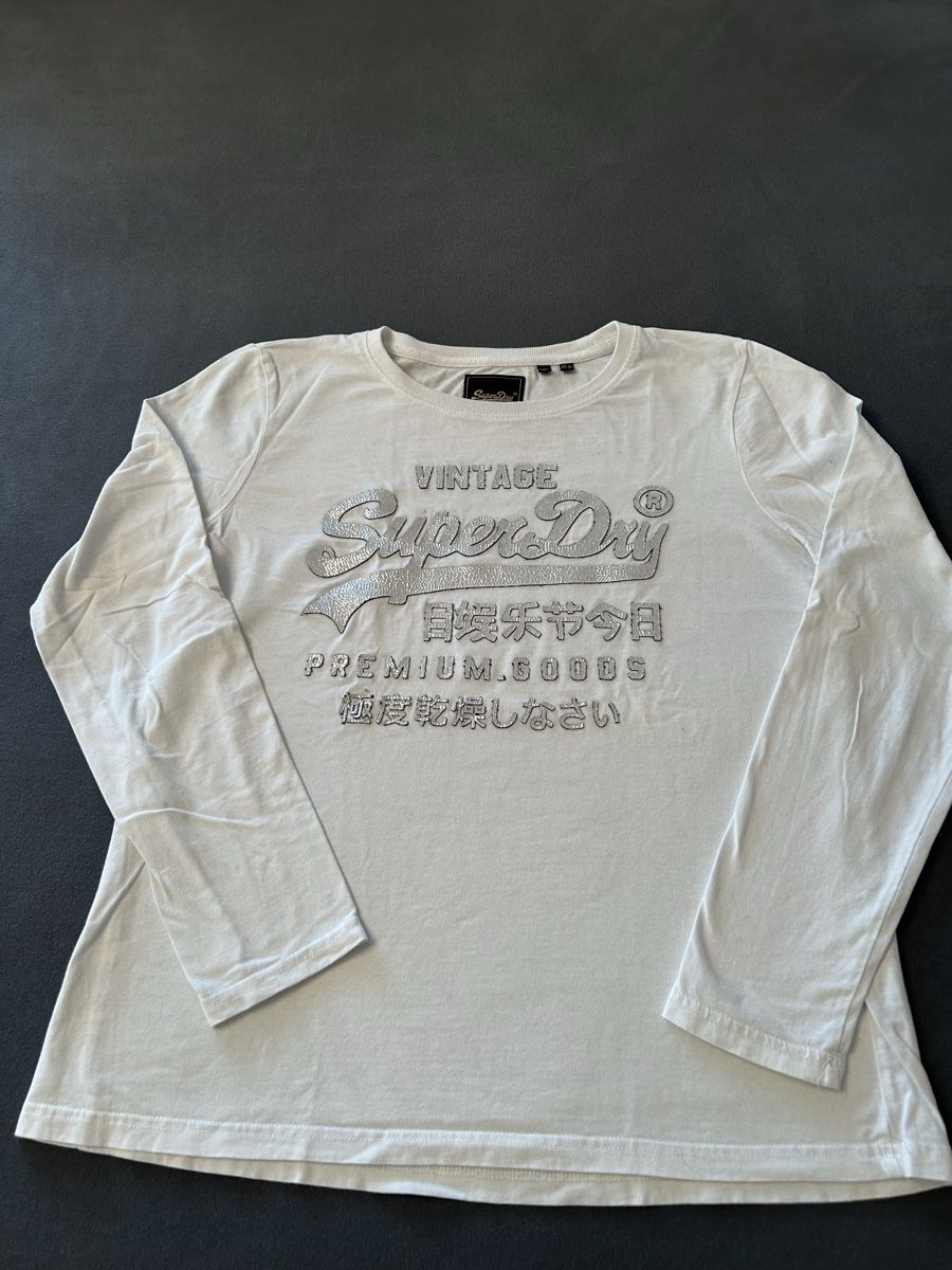 Superdry T-shirt: Superdry Langarmshirt – Usato da Tägerschen venduto da Tommylee88