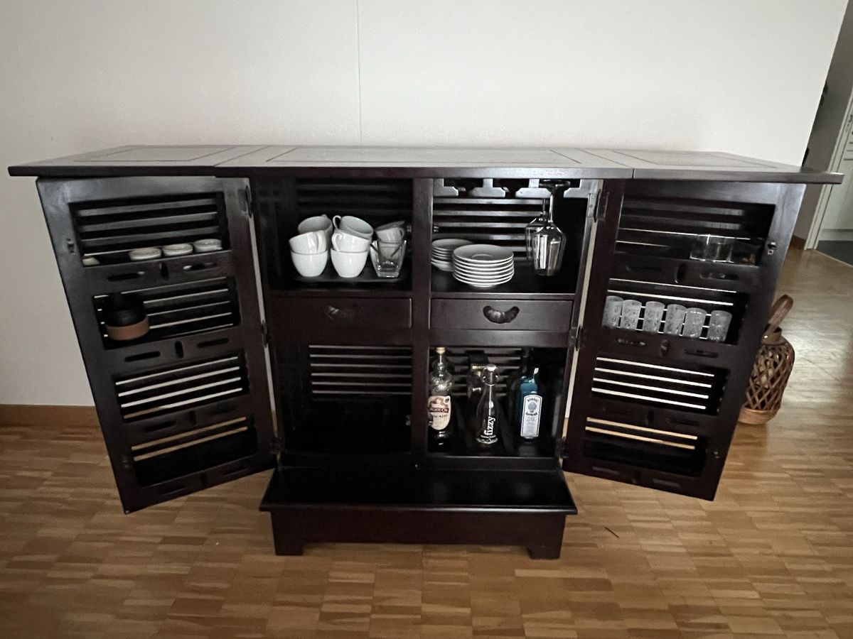 Maisons du monde Allestimento di negozi e stand fieristici: Barmöbel / Barschrank Massivholz – Usato da Unterengstringen venduto da cck_ 7