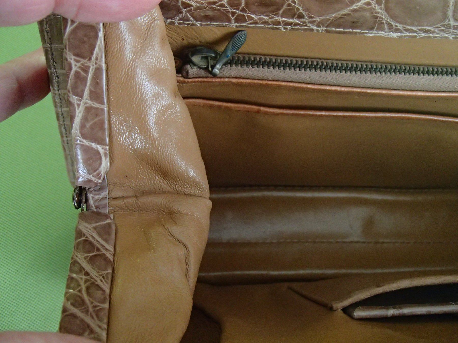 Taschen für Damen: hellbraune Vintage Krokotasche – Gebraucht aus Schöfflisdorf von pullux 9