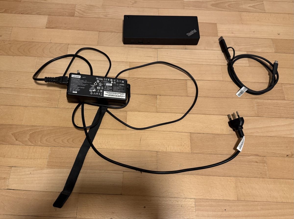 Lenovo Docking station: Lenovo Dockingstation DisplayLink gebraucht – Usato da Utzenstorf venduto da YT_