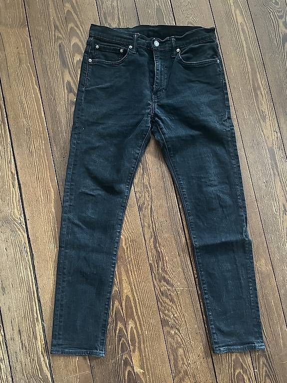 Jeans: Levi's 512 schwarz 32/32 – Usato da Zürich venduto da 3rdmonkey 1